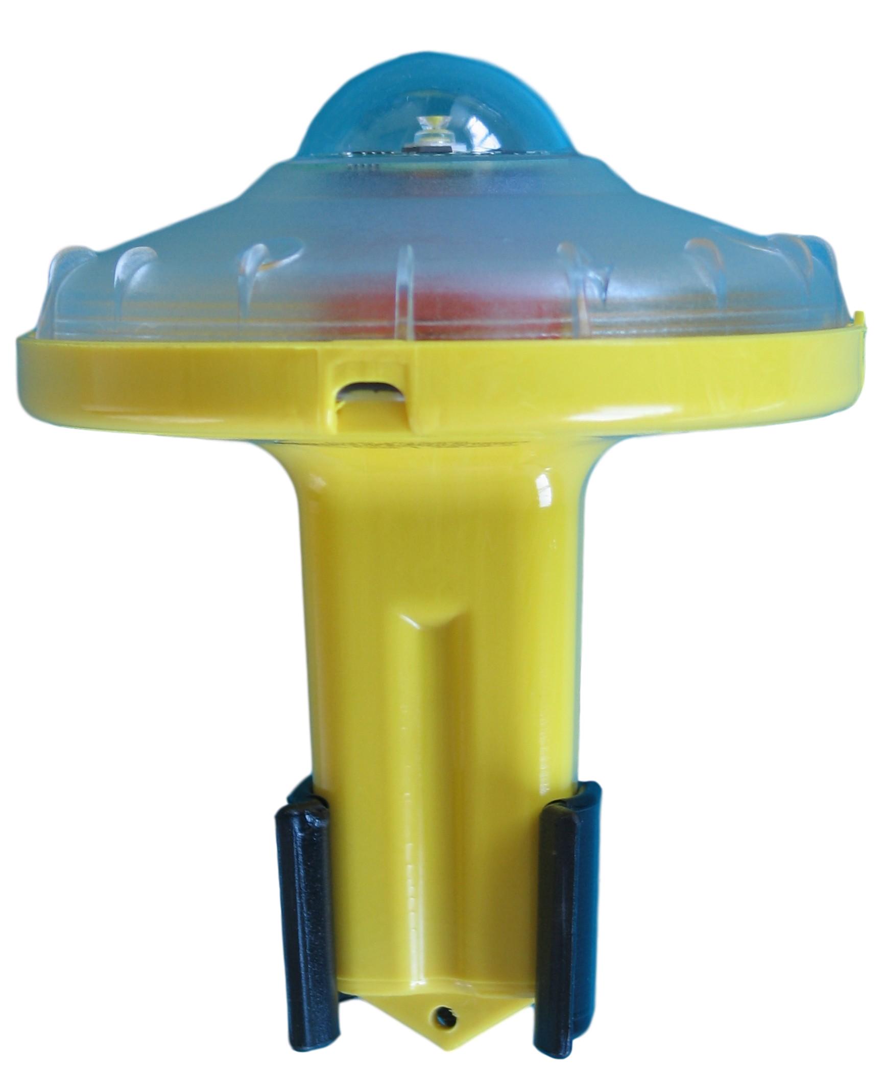 TRK LED (fishing light with photocell for automatic activation at dusk; autonomy 1 month with 4 batteries)